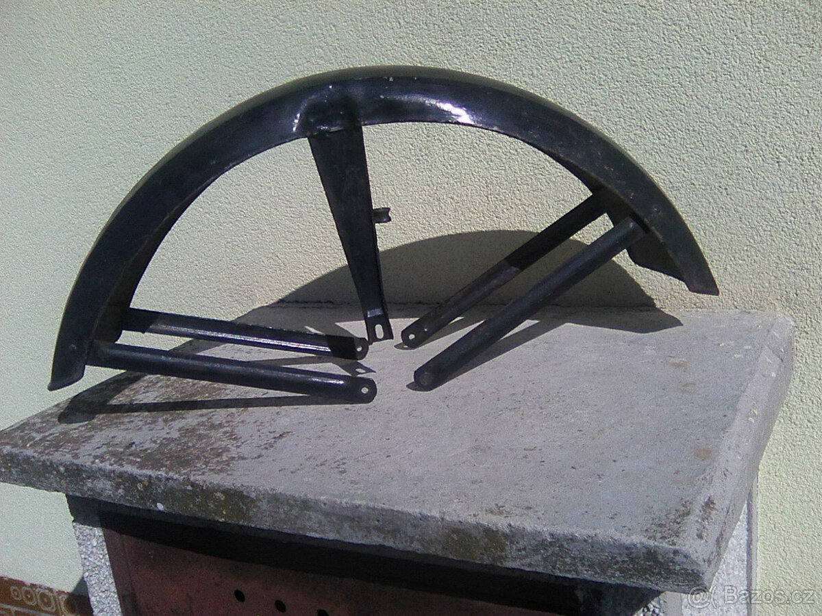 čz 250/350 471/472- motor,duralové kolo,kryt řetězu,nádrž... - 12