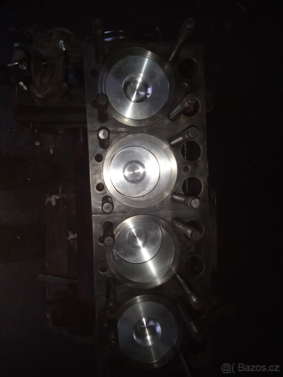 Prodám motor Zetor 6901 po Go - 12