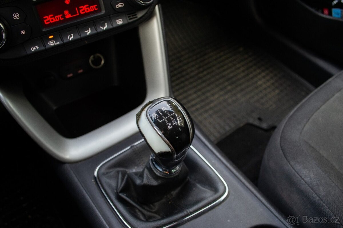 Kia Ceed SW 1.6 GDI - 12