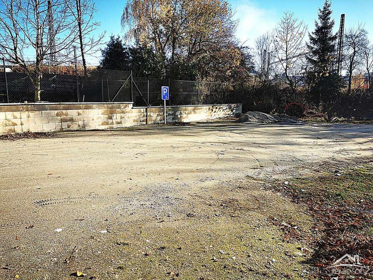 Novostavba domu s osmi byty a parkováním - 12