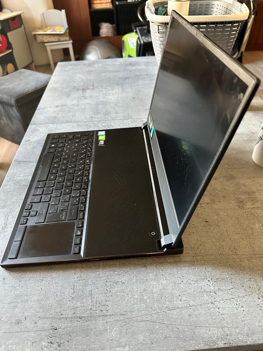 Asus ROG Zephyrus S - 12