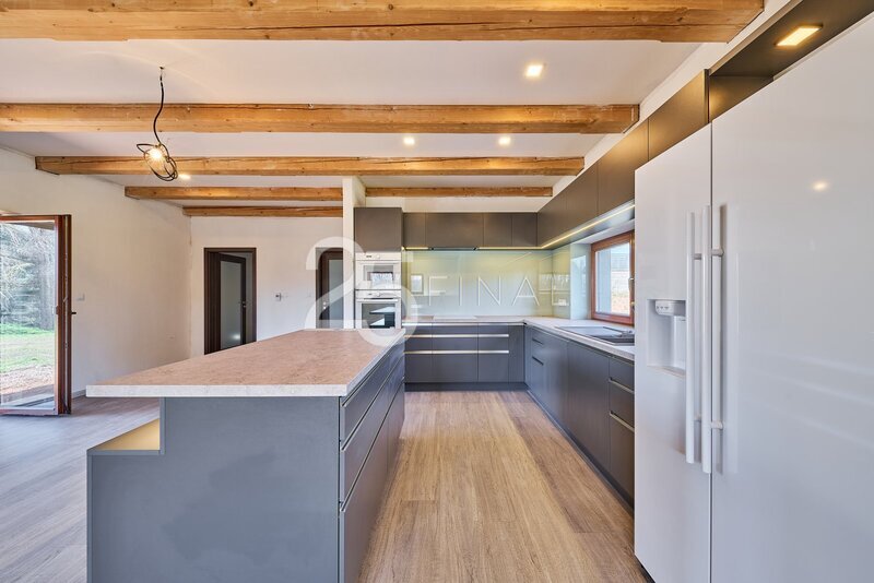 Prodej novostavby RD o dispozici 5+kk s garáží a se zahradou - 12