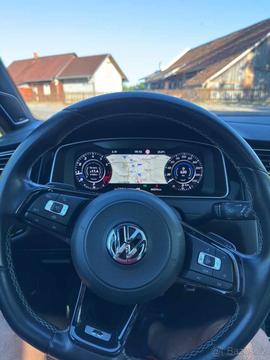 Volkswagen Golf R 7.5 2.0 TSI DSG 221 kW - 12