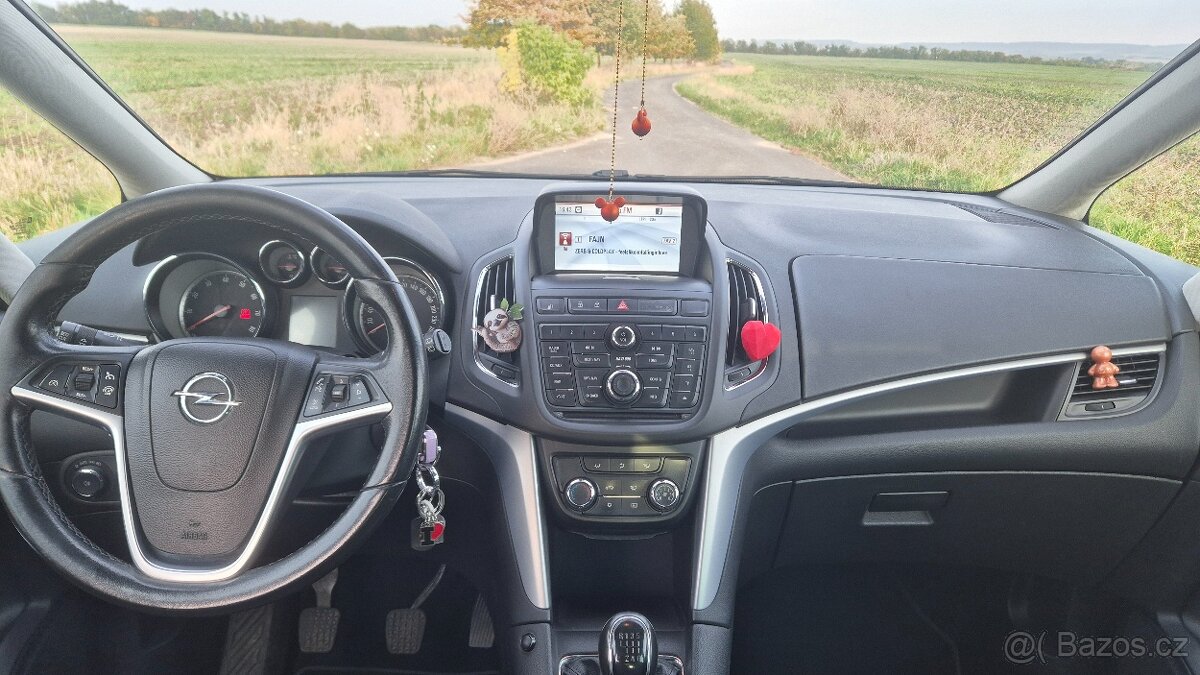 Opel zafira tourer - 12