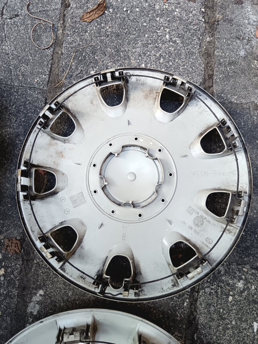 Originál poklice Volkswagen r 15 - 12