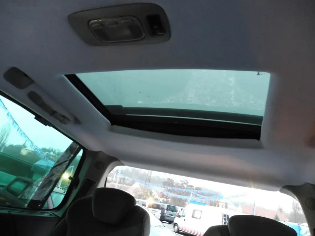 Peugeot 807, 2,2 HDI - 12