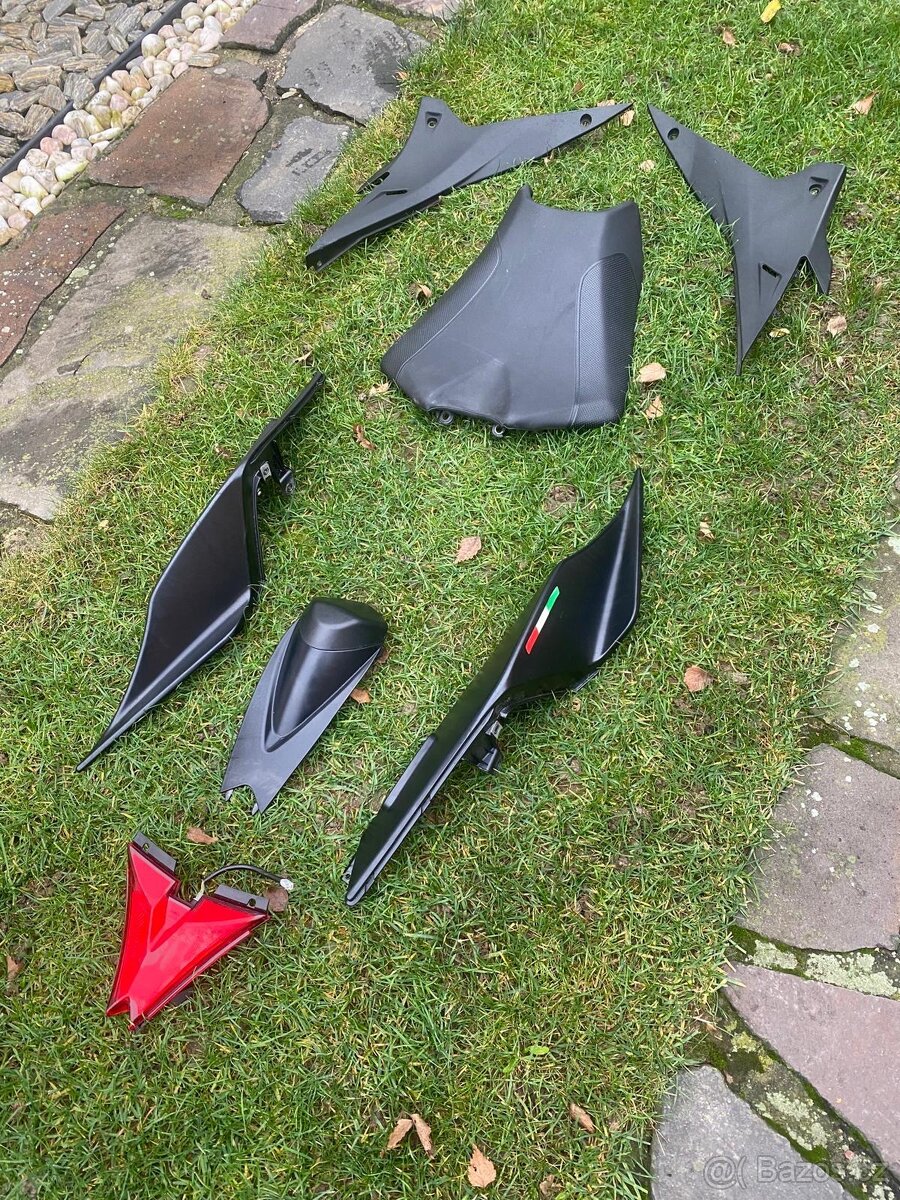 APRILIA TUONO V4 RSV4 - 12