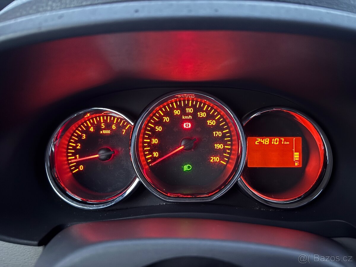 Dacia Lodgy 1.6i 7 míst, Navi, servis - 12