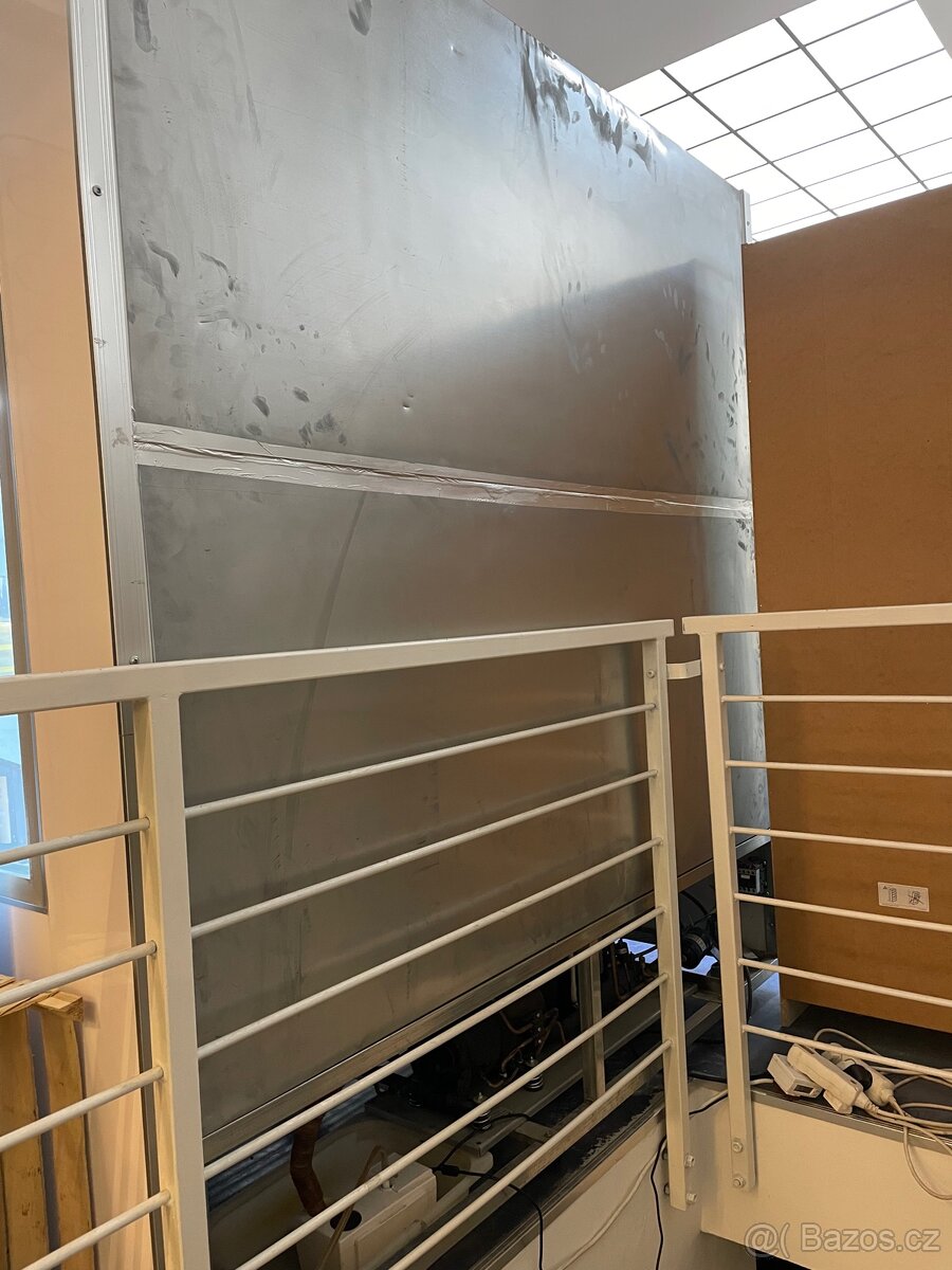 Přístěnná chladící vitrína - 12