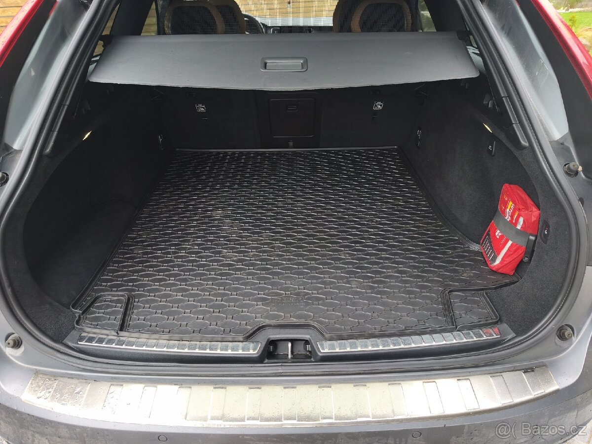 Volvo V90 D4 140 kW - 12