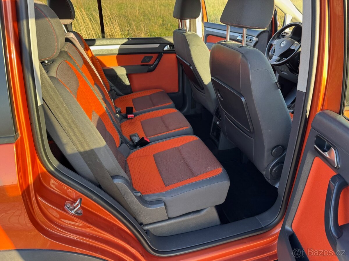Volkswagen Touran Cross 2.0 TDI 125kW tažné - 12