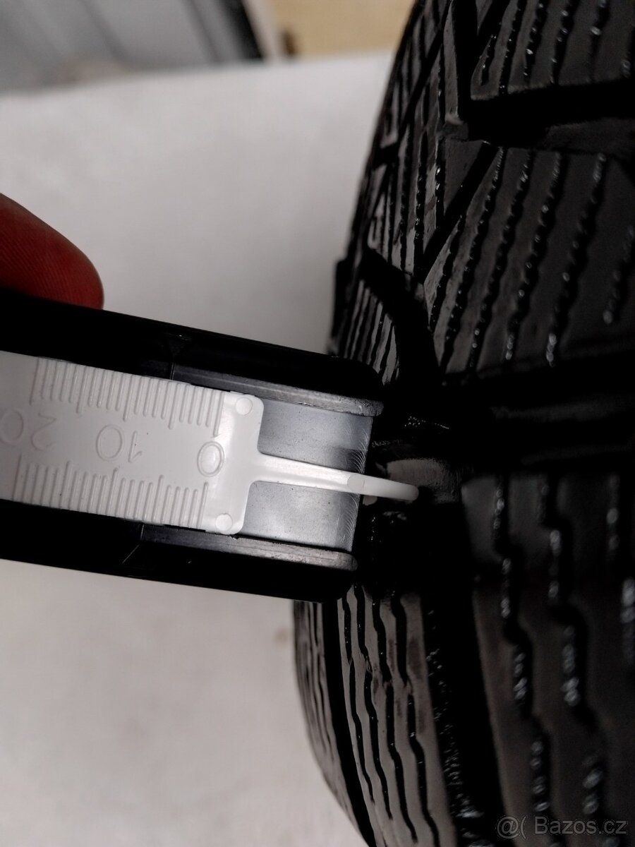 Prodám 4ks kompletní zimní ALU kola VW T7 16" - 12