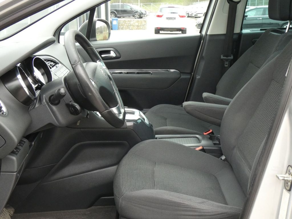 Peugeot 5008 2.0 HDI Allure, panorama - 12