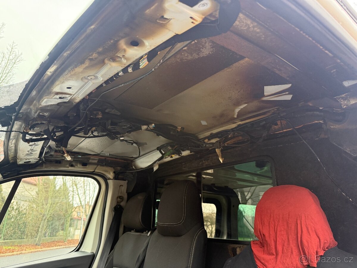 Nissan Primastar L2H2 2.0 DCI Ambulance - 12