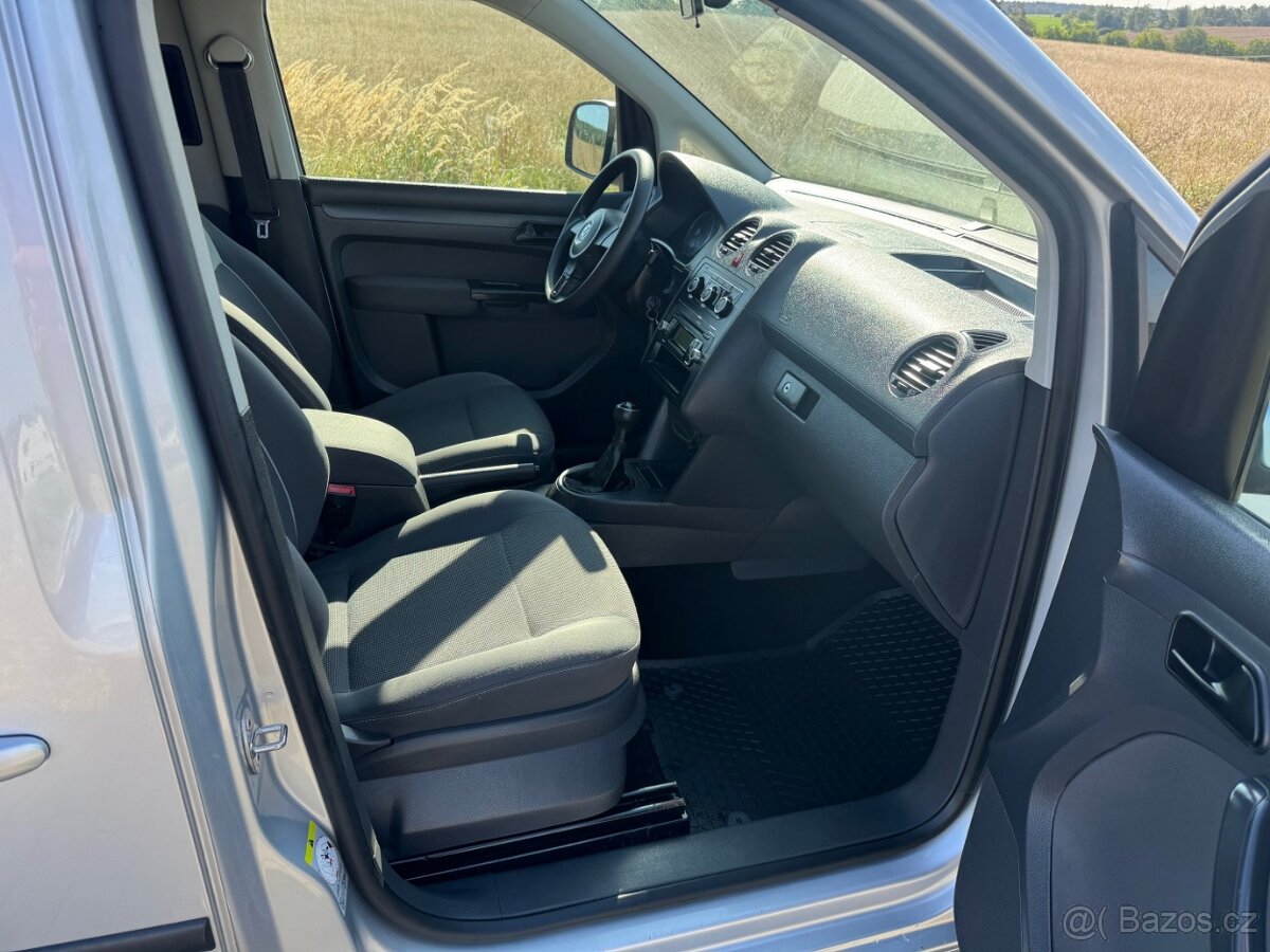 Volkswagen Caddy LiFE 1.6 TDI 2x šoupačky - 12