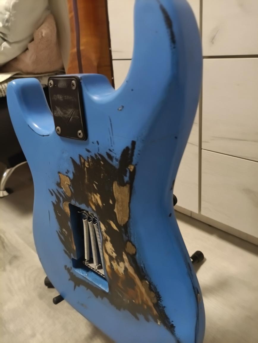 Elektrická kytara Stratocaster - 12