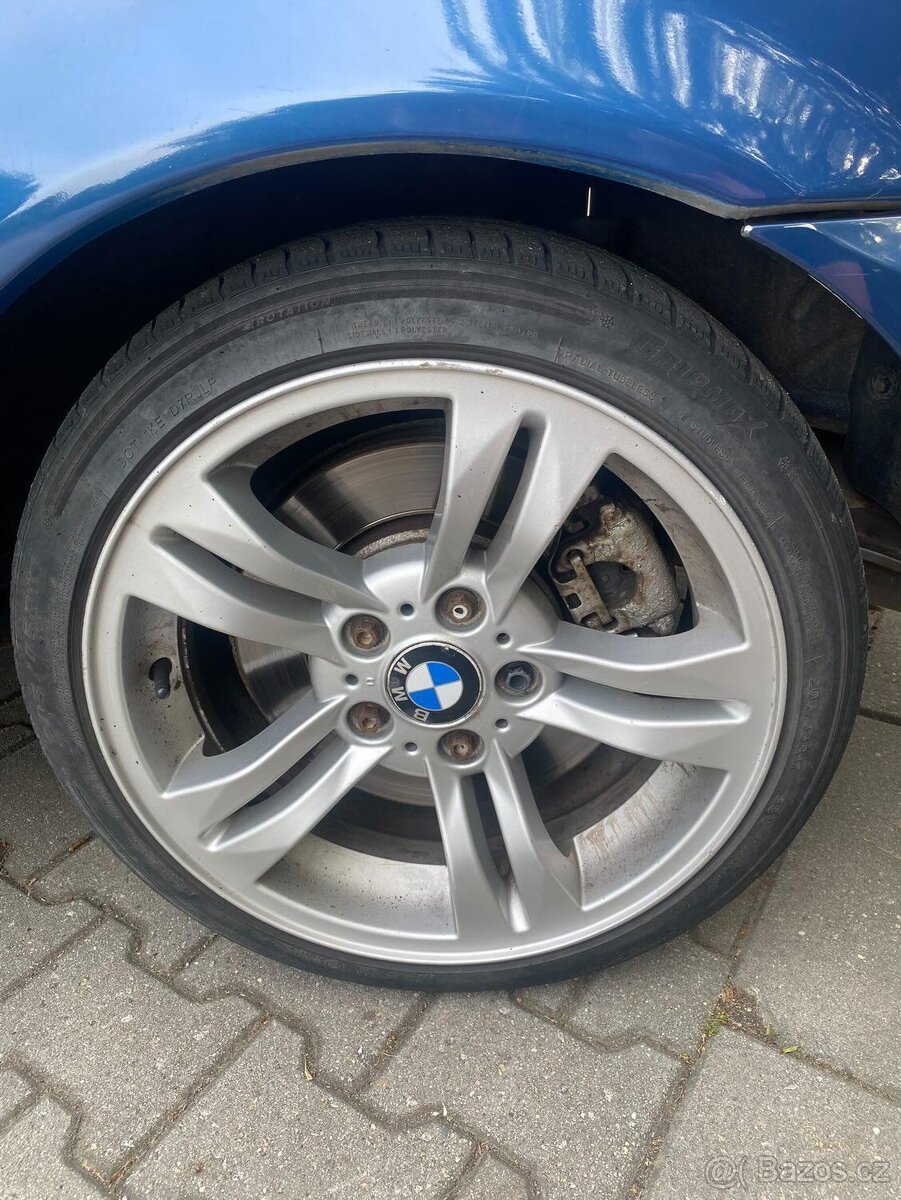 BMW E46 330xi, benzín + LPG
- 12