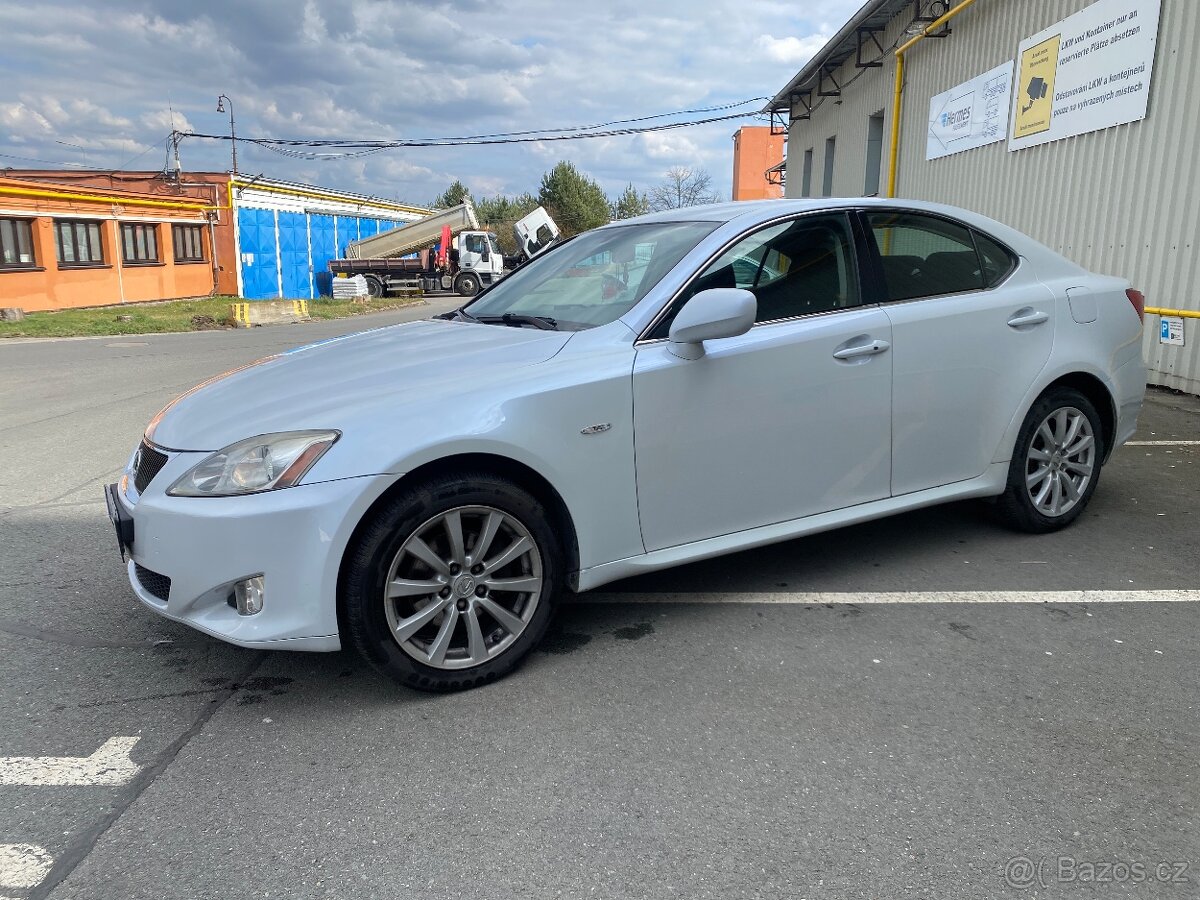 Lexus IS220D rok 2011 - 12