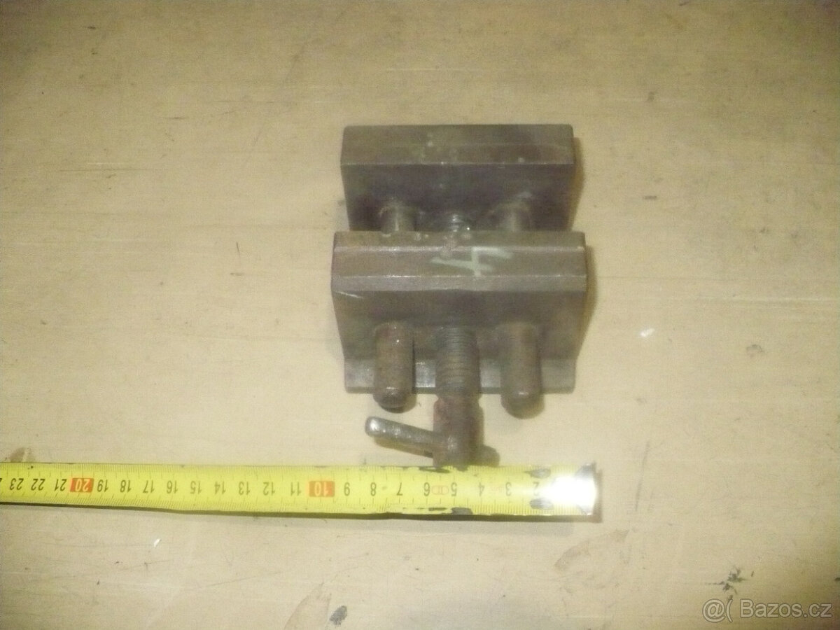 stahovák dvouramenný, strojní svěrák - 12