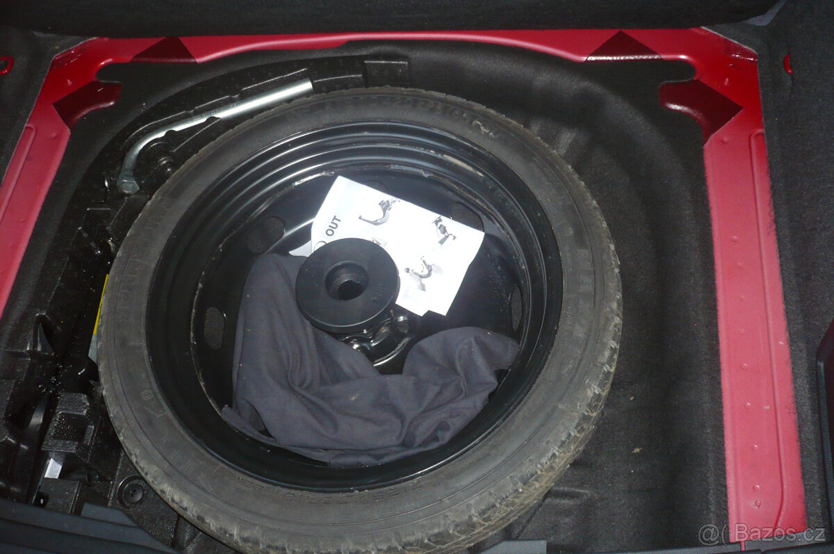 Škoda Karoq Style 1,5TSi DSG Tažné 12xPDC 94tiskm - 12