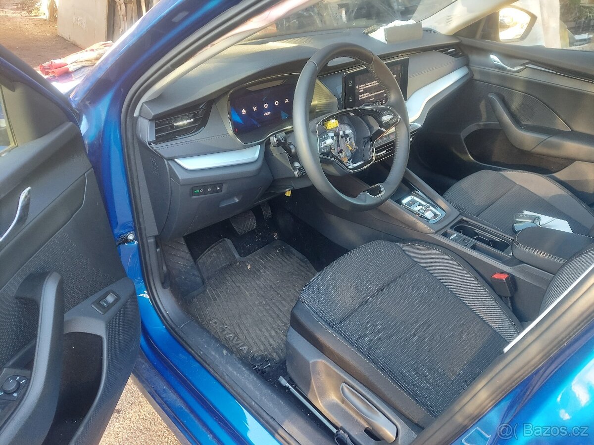 Havarovaná Škoda Octavia 4 1.5 TSI DSG 110 kW 2025 - 12