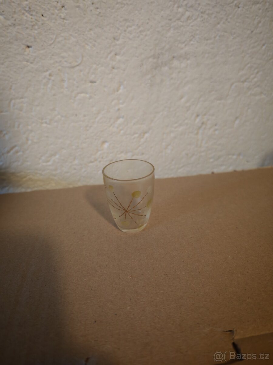 Retro hrnky a skleničky - 12