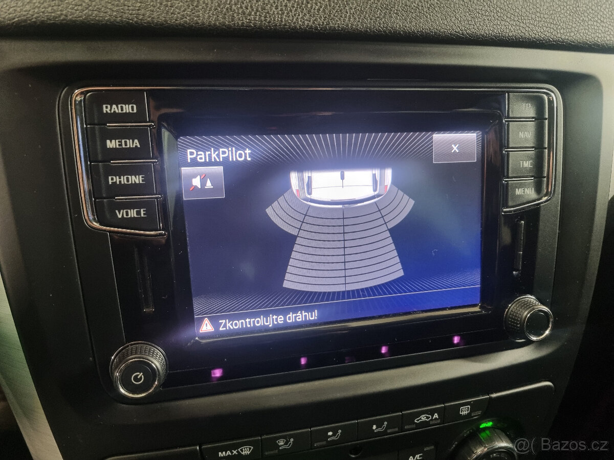 Škoda Yeti 2.0 TDI DSG 4x4 Edition, NAVI, TAŽNÉ, SERVIS - 12