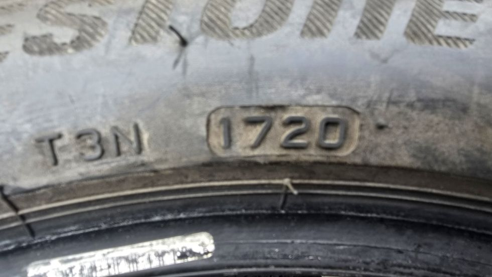 Zimní pneu 225/45/18 Bridgestone - 12