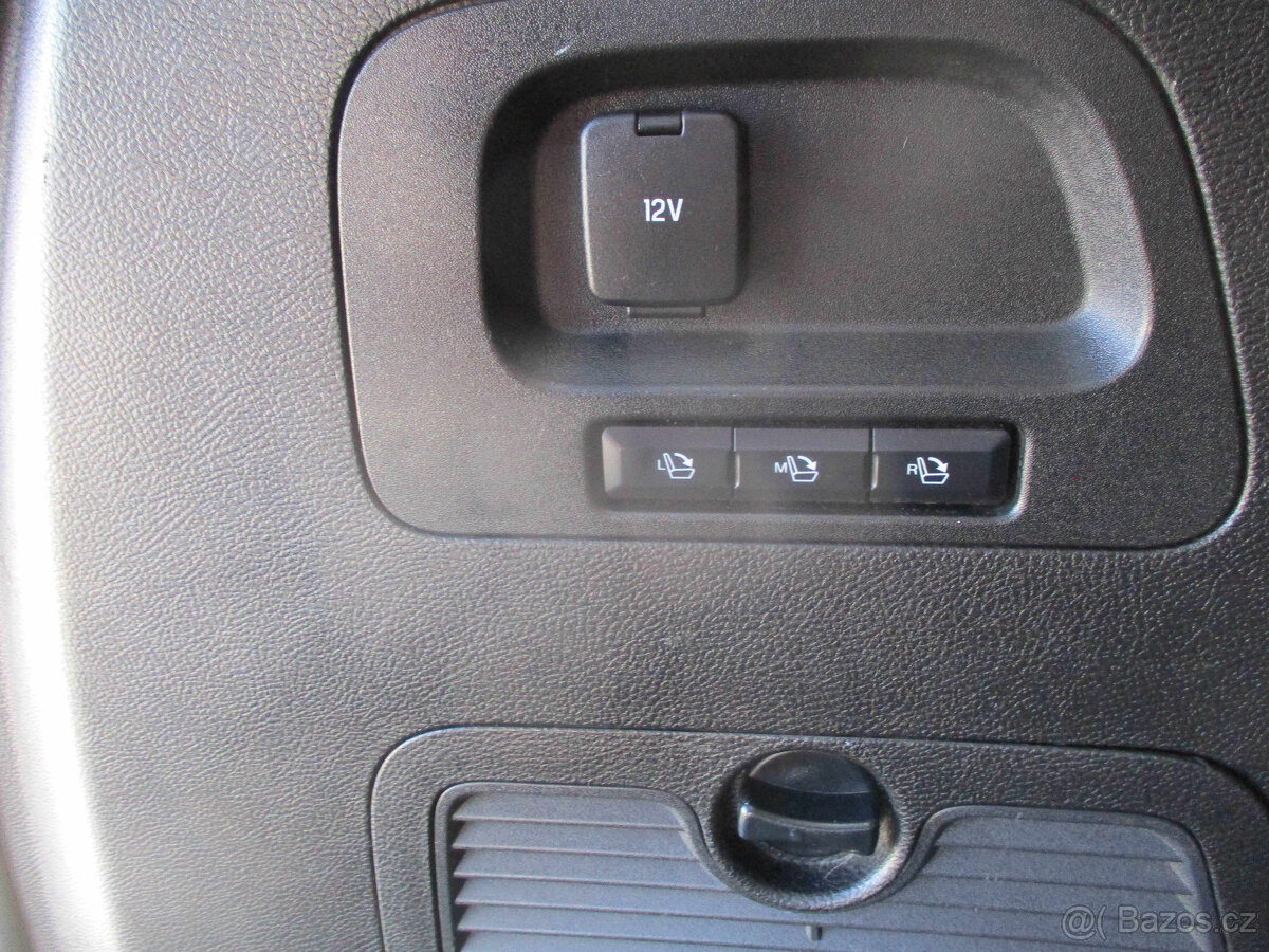 FORD S-MAX 2,0TDCi 110kW Titanium GPS LED Man 2016 - 12