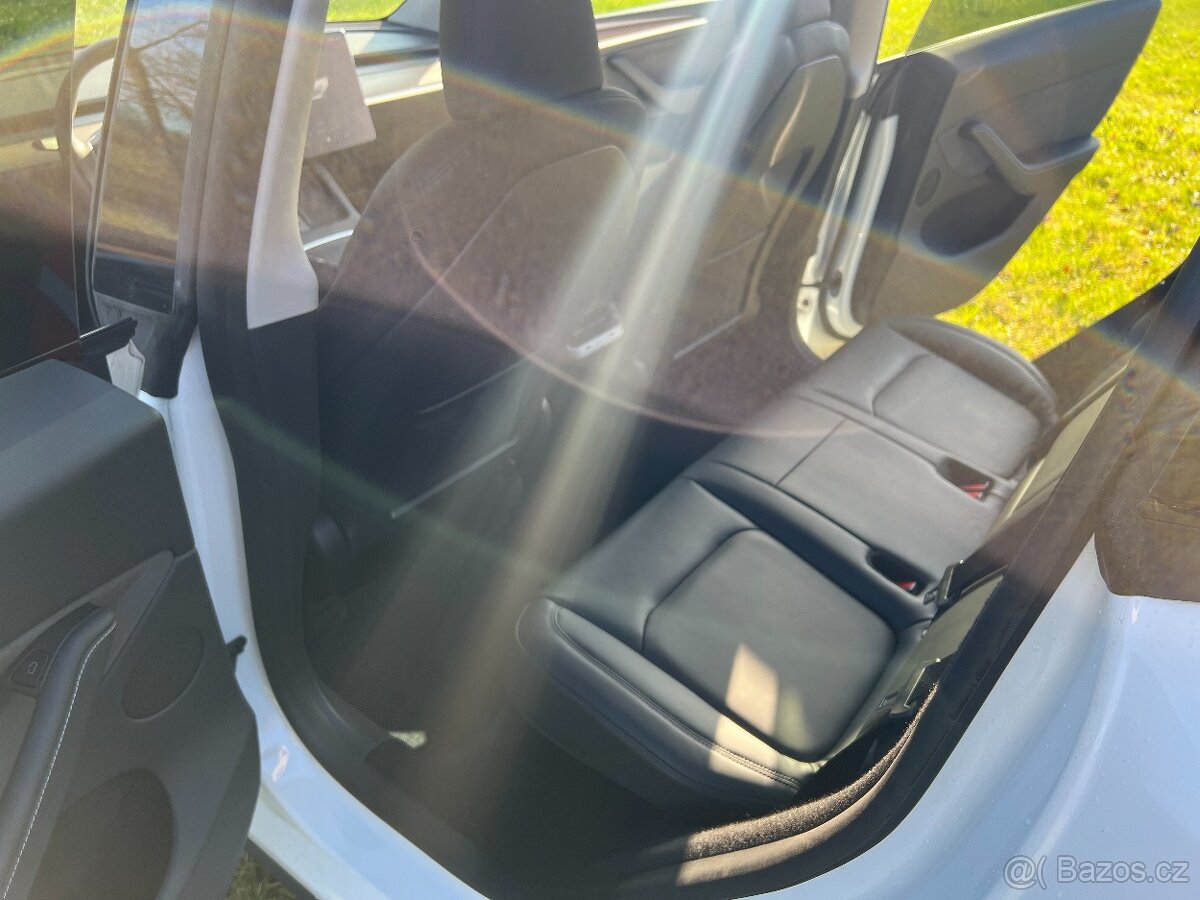 Tesla model Y LR Boost Ryzen Tažný - 12