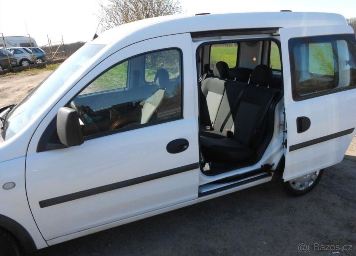 Opel Combo 1,4 66 kW Historie benzín - 12