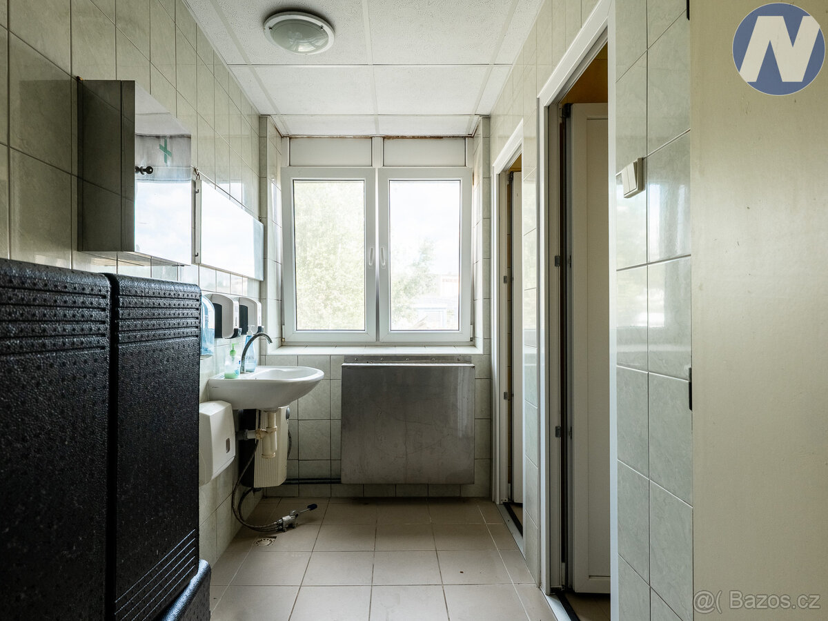 Jarošov nad Nežárkou, komerční objekt - 12