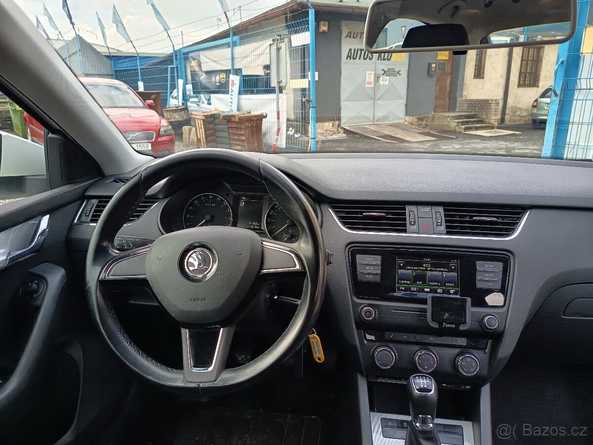 ŠKODA Octavia 1,6TDI Ambition 1 maj ČR DPH - 12