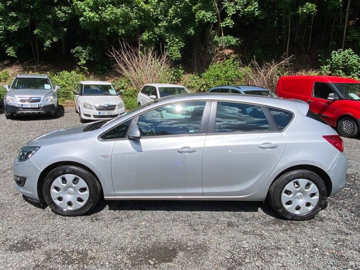Opel Astra J 1.4i 74kW 1.majitel 78tkm 2015 STK 5/27 - 12