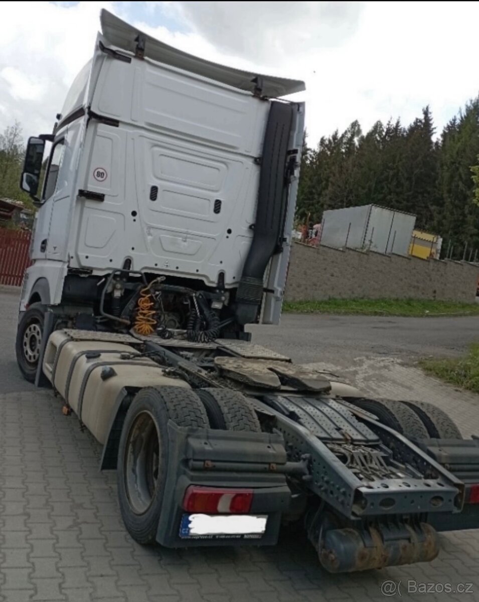 Mercedes Benz Actros 1845 - 12