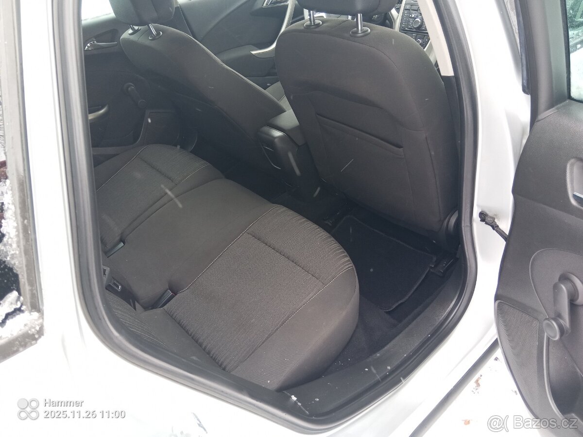 Opel Astra Kombi 1.4 benzín 124.000 km 2011 - 12