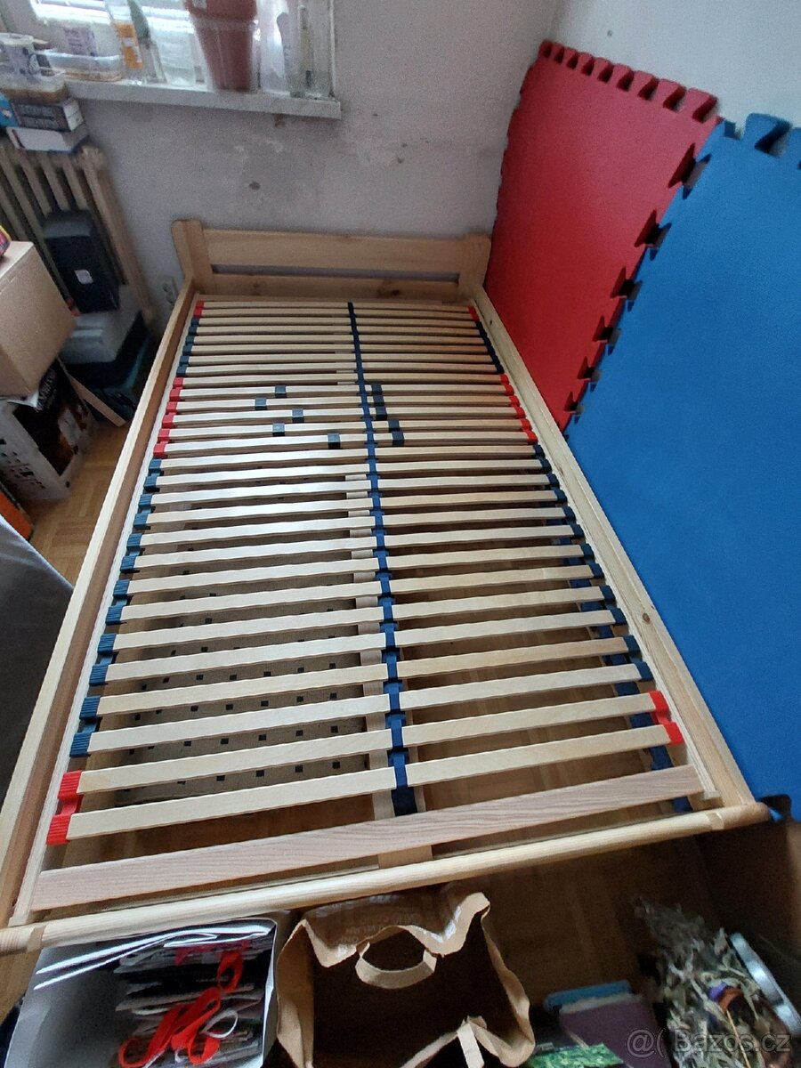 Dřevěná postel + rošt + matrace 200x120 cm (potahy zdarma) - 12