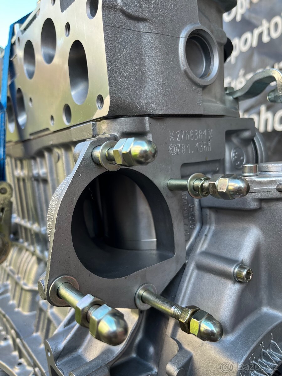 Závodní motor Škoda - 12