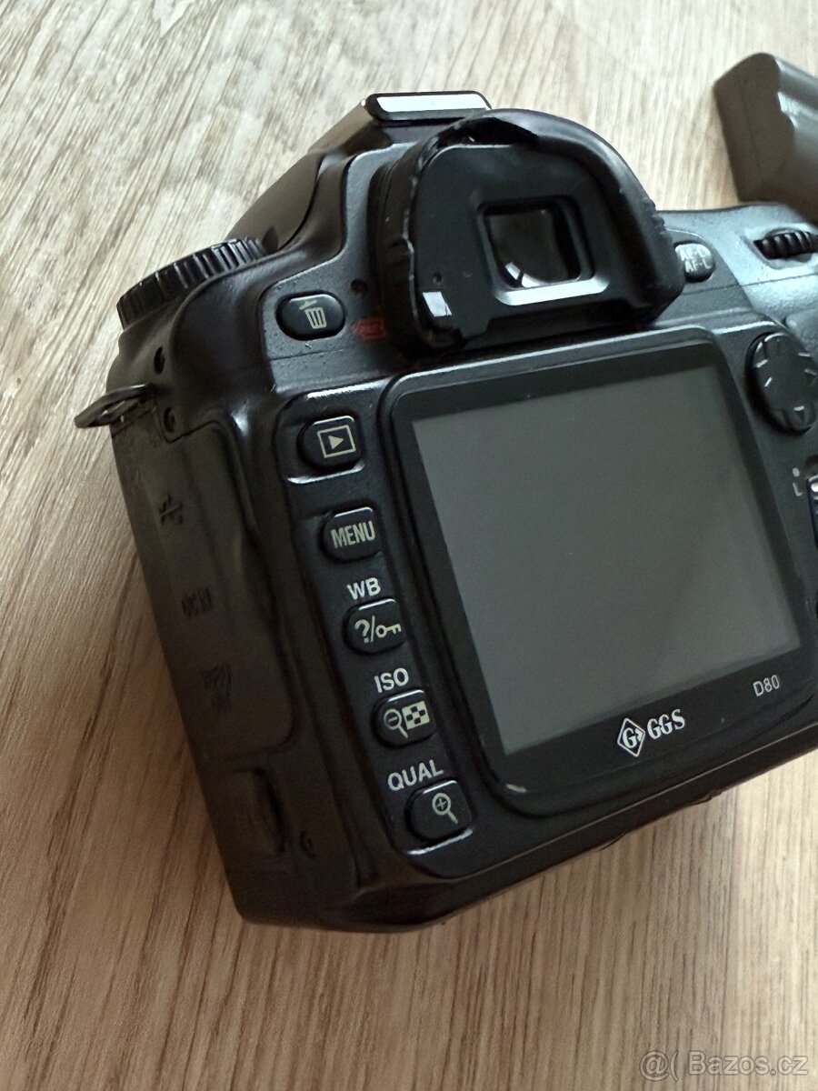 Fotoaparát Nikon D80 - 12