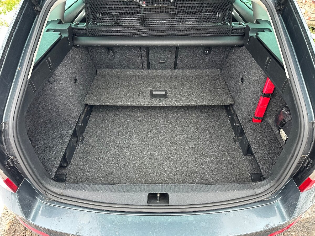 ŠKODA OCTAVIA 3 manuál benzín elegance model 2015 - 12