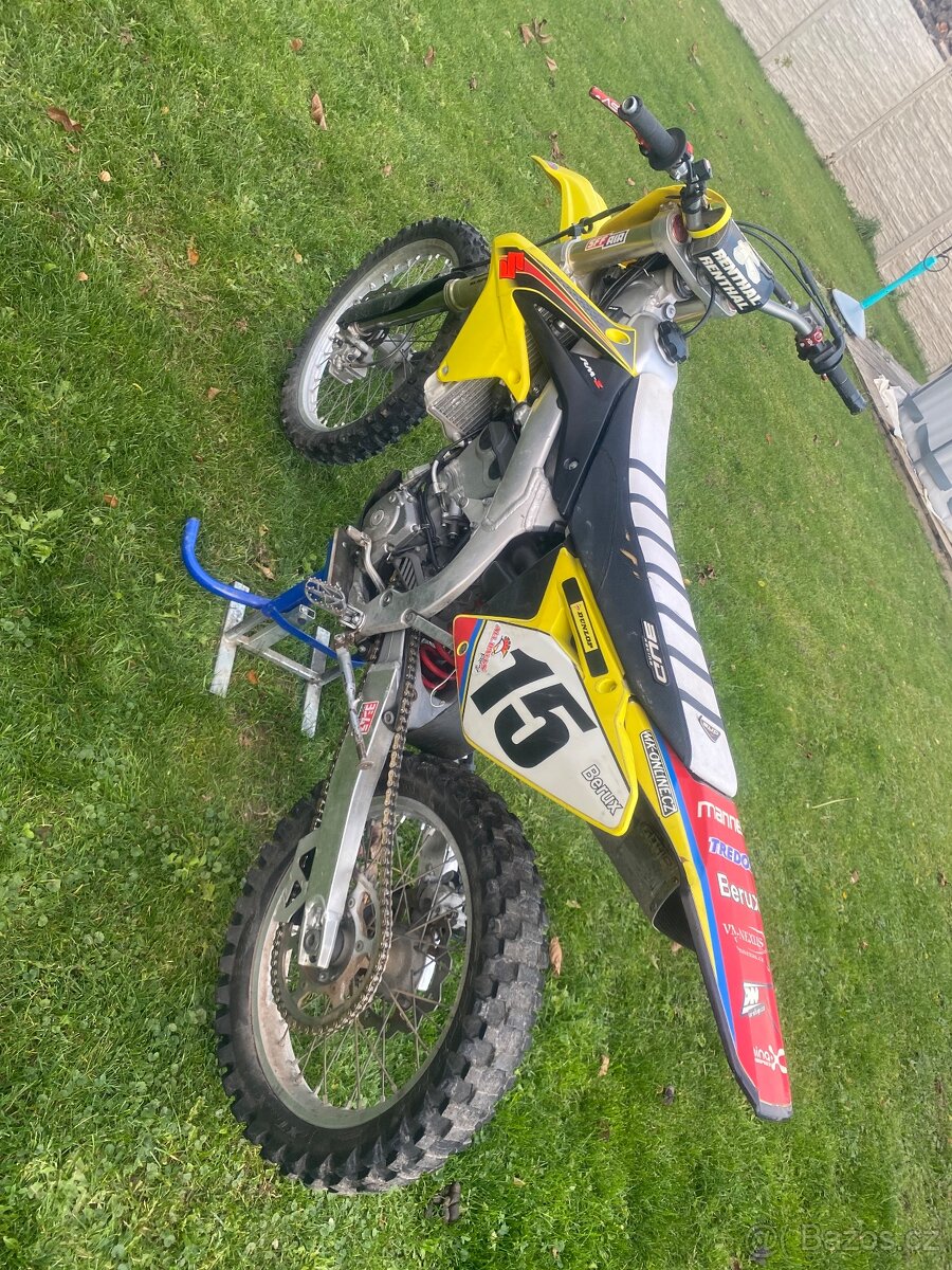 Suzuki rmz 450 spěchá - 12