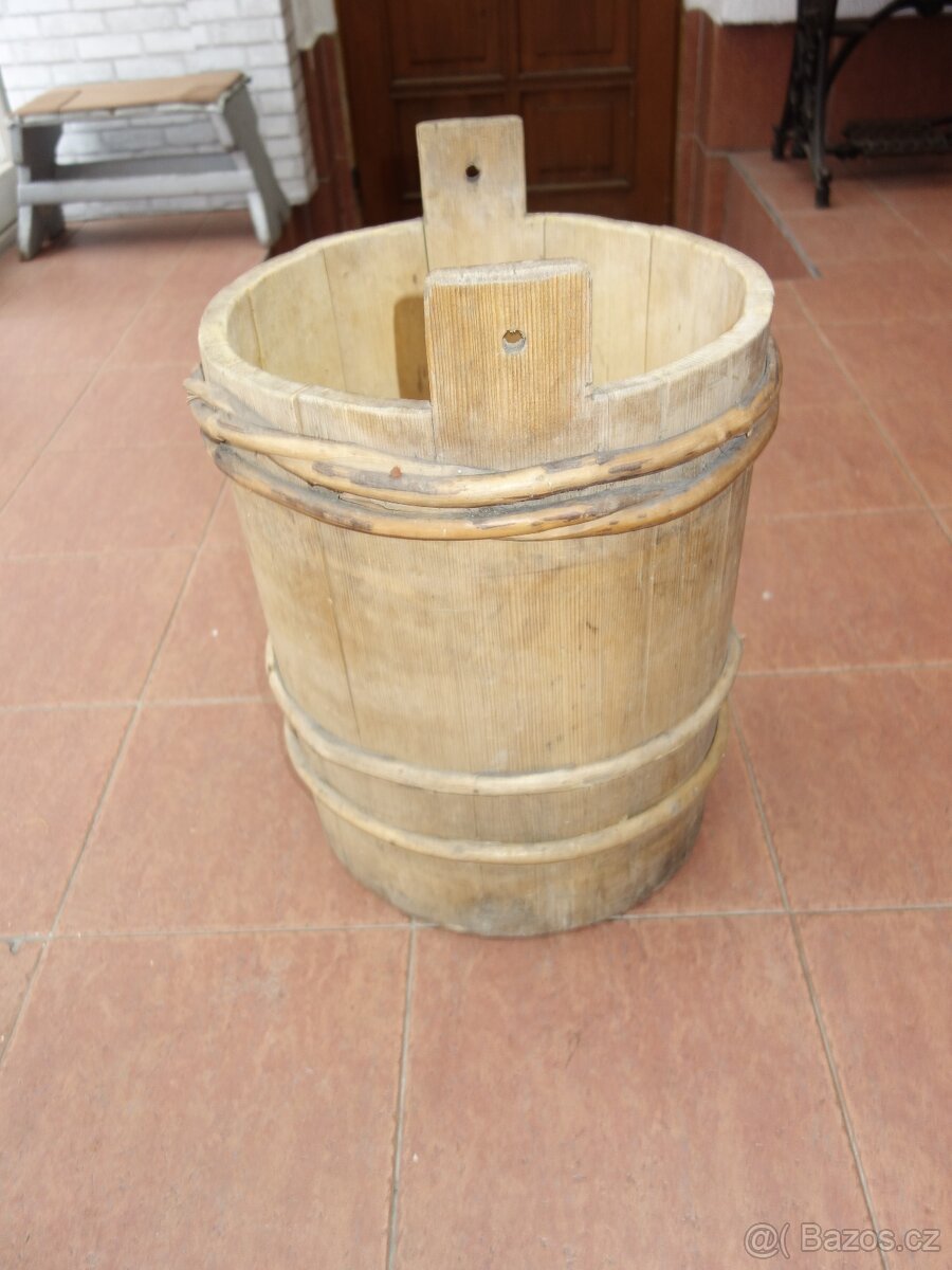Dřevěné vědro, putna, soudek s deklem - 12