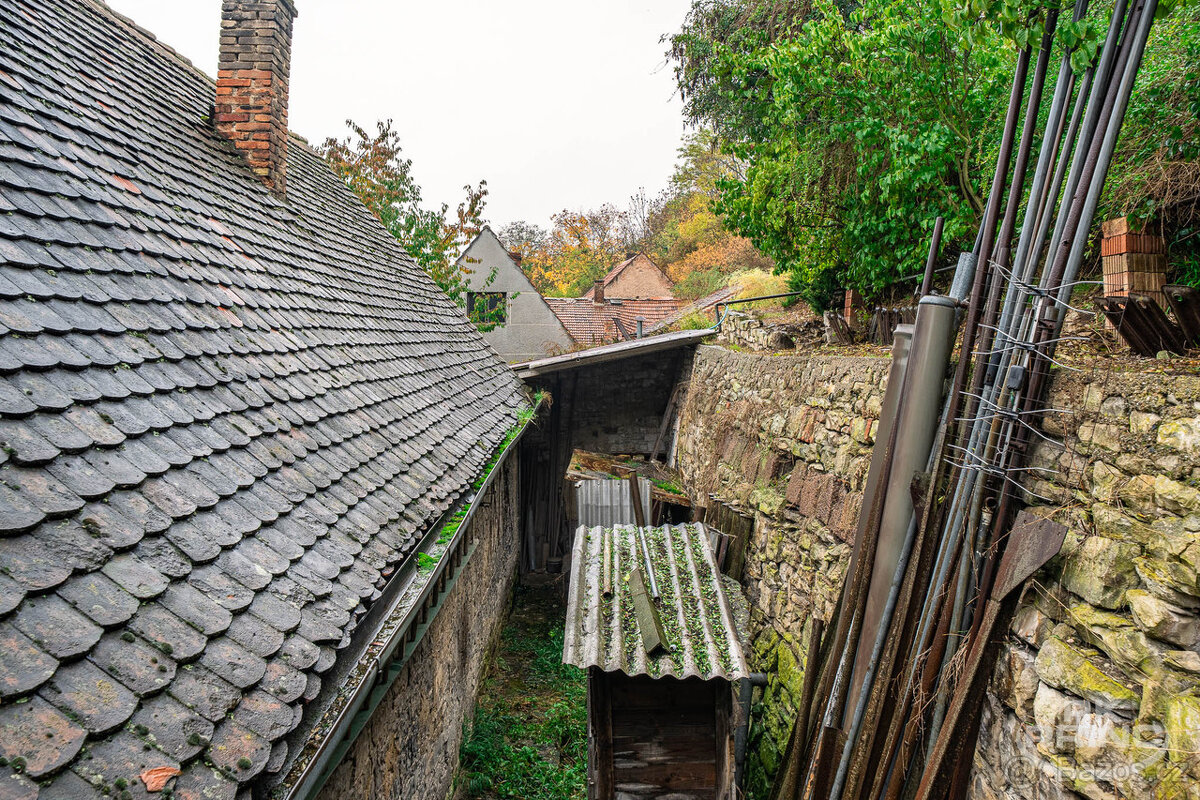 Prodej rodinný dům 2+1, na pozemku 582 m2, obec Jimlín, okr - 12