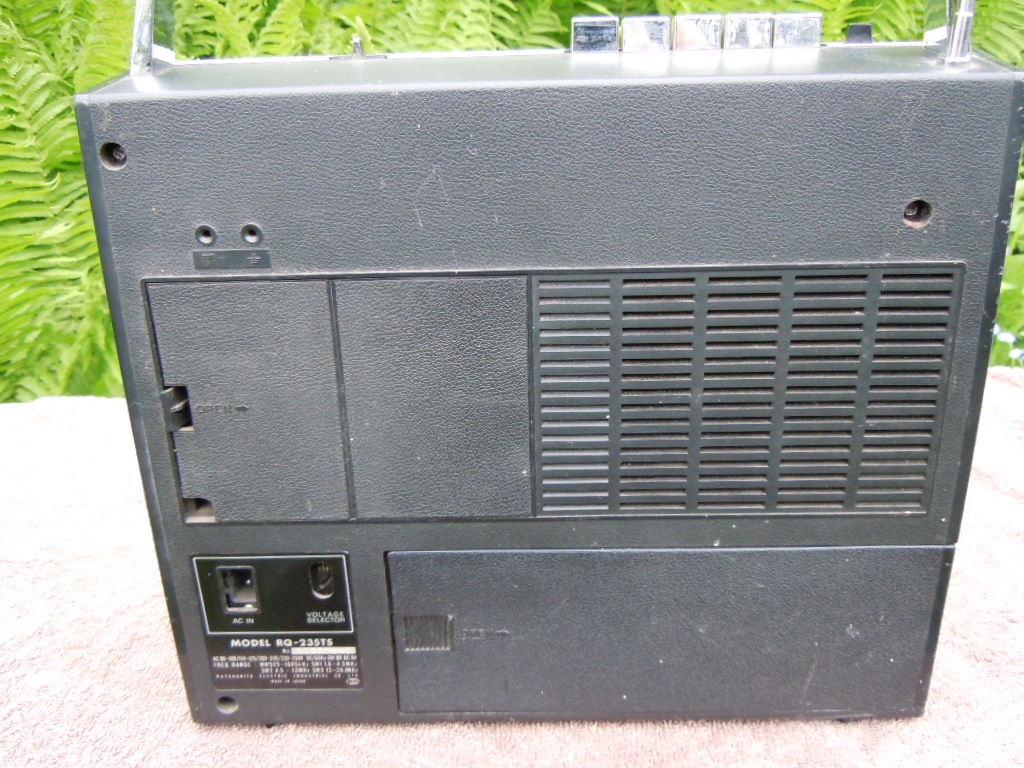 PANASONIC RQ 235TS - 12