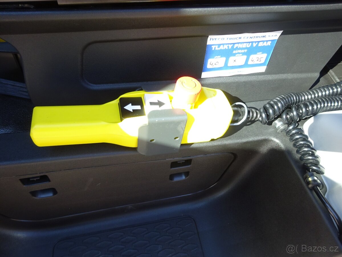 Iveco Daily 35 SI sklápěč r.v.2021 Provoz2024 (DPH) 7 Míst - 12