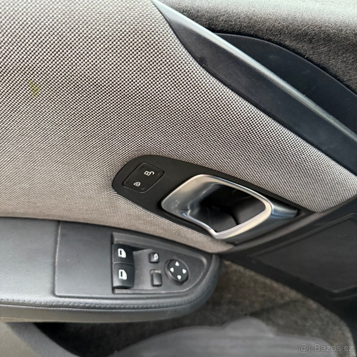 BMW i3, I3s elektro Ojeté, 8/2020, 202 085 km 340 000 Kč K - 12