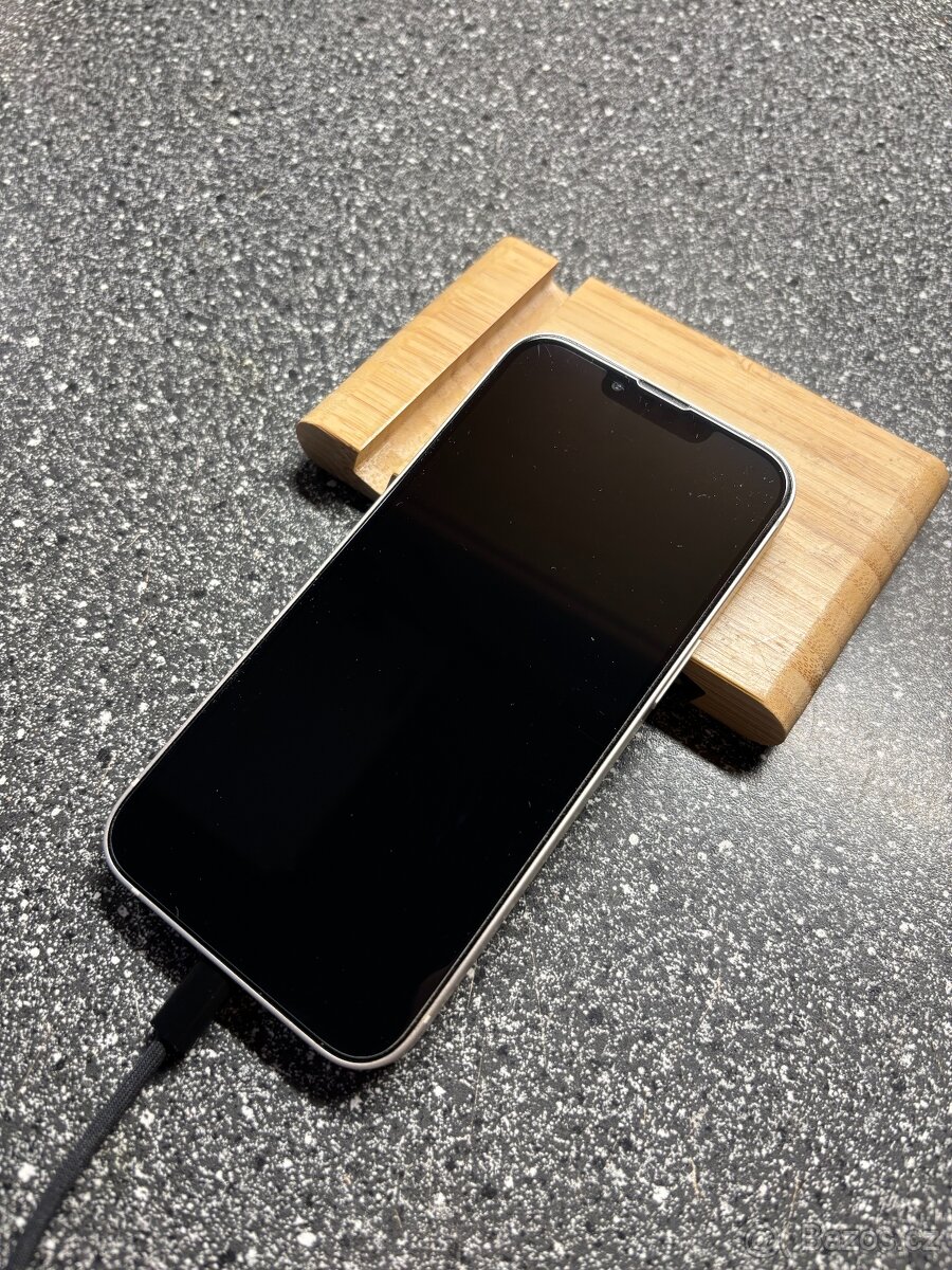 iPhone 13 128GB stříbrný - 12