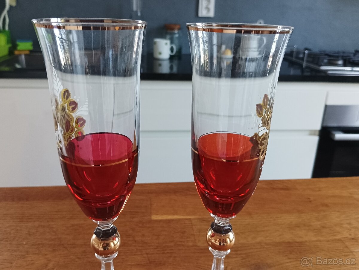 PÁROVÉ DEKOROVANÉ SKLENKY NA VÍNO - 12