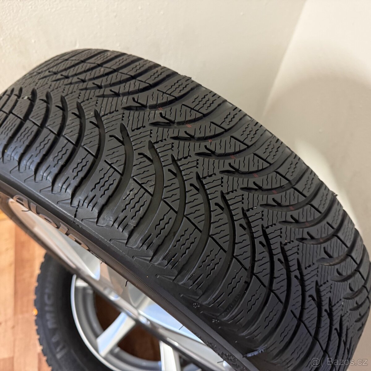 AUDI/VW TOURAN 5x112 R16 ET44+ZIMNÍ 205/60R16 6,5/6mm - 12