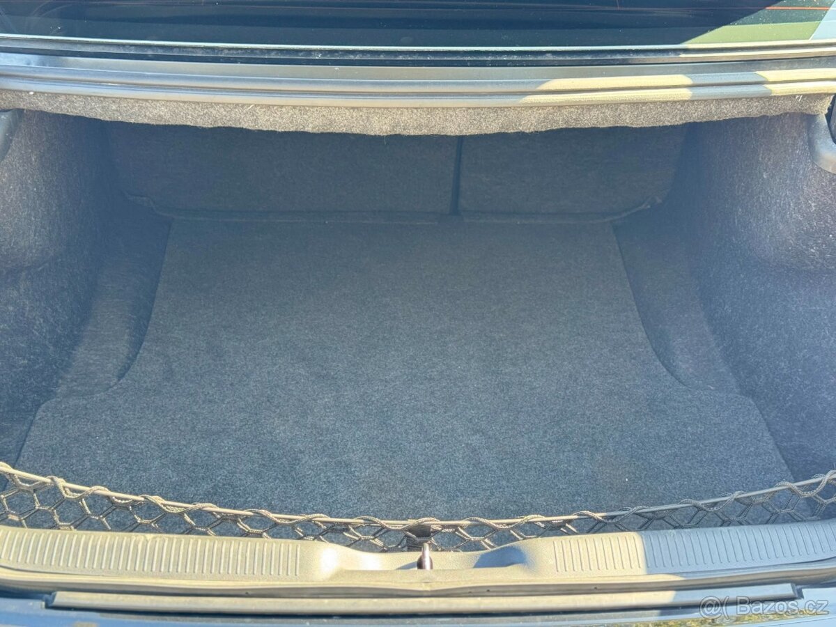 Dodge Charger 2015 5,7 V8 - 12